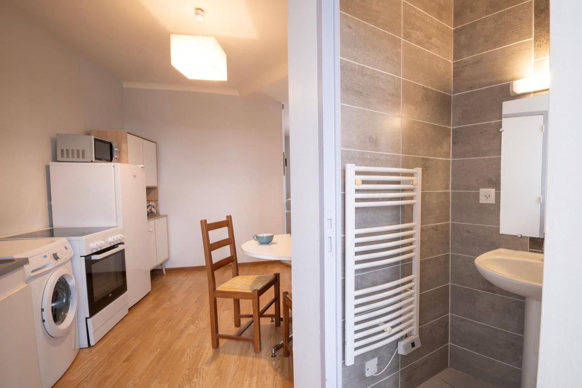 Grand Studio ✰ 35M² ✰ Centre ✰ 4Pers/2Lits ✰ Cuisine ✰ Wifi Candé Exterior foto